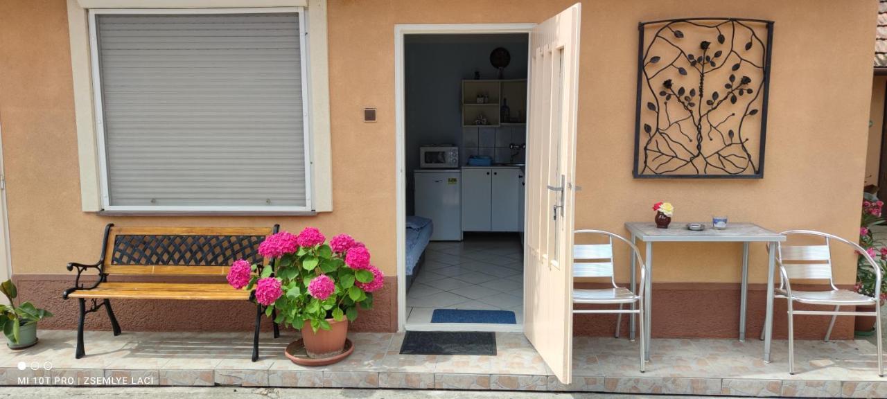 Apartament Hodosi Apartman Veľký Meder Zewnętrze zdjęcie
